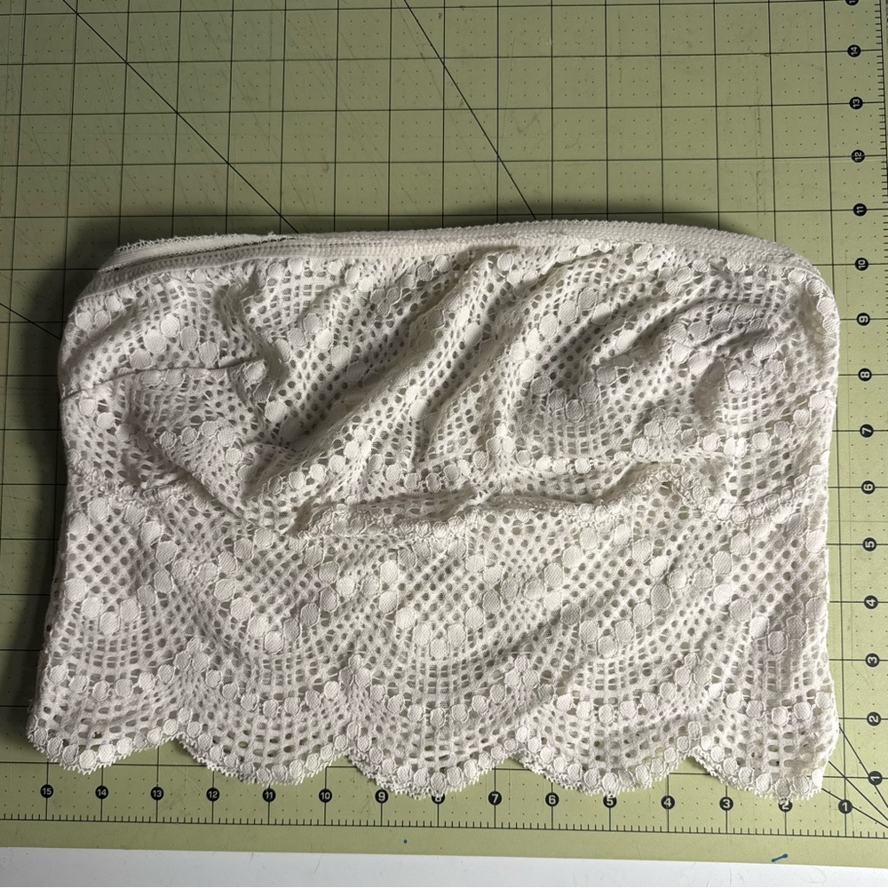 Victoria’s Secret top lace lingerie tube top bandeau medium with liner Cream